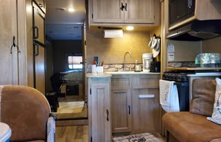 2016 Coachmen RV Freelander 32BH Ford 450