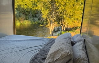 THE RIVERS NEST: Tiny Home On Applegate River