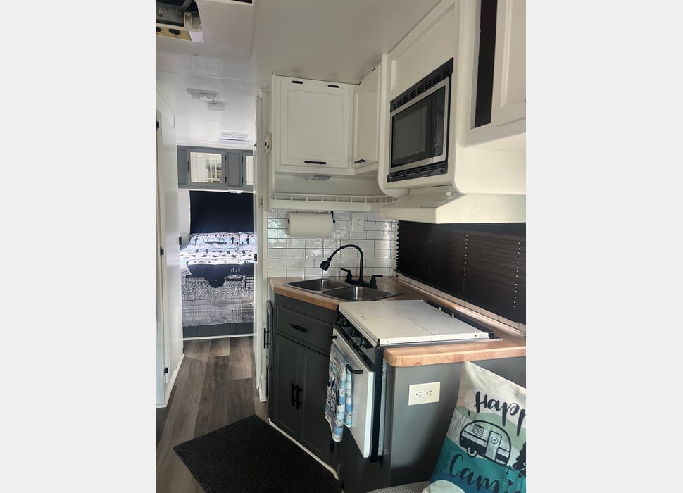 Class C Motor Home rentals in Des Plaines