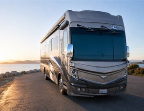Fleetwood RV Discovery LXE 40G