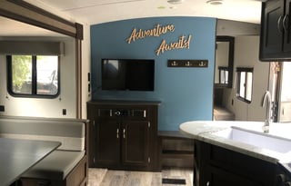 "Trixie" bunk bed, pet friendly & master bedroom