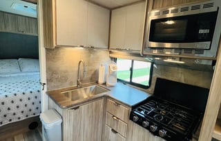2022 Winnebago Minnie 2301BHS