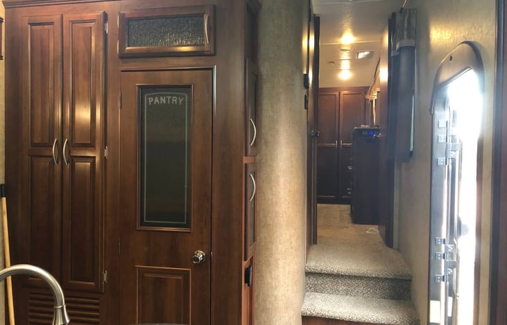PANTRY/HALLWAY
