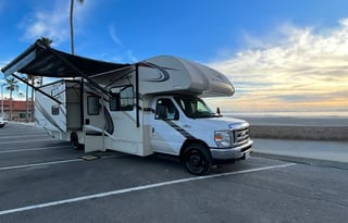 C11:Thor Luxury*NEW*STARLINK-10Sleep-Private Suite