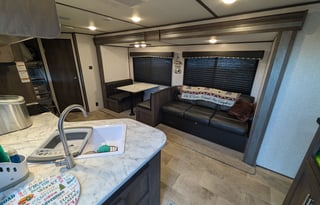 Dogwood - Coleman Lantern 262BH - Sleeps 8