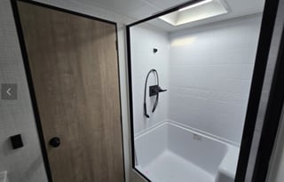 Solaire BRAND New 3 bedroom HIDDEN PANTRY Sleeps8