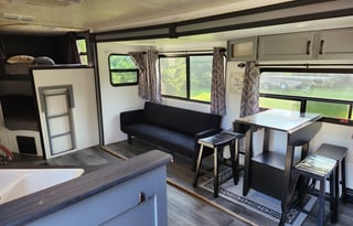 PET AND KID FRIENDLY BUNKHOUSE