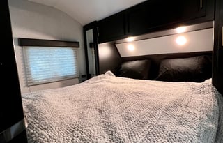 LUX & COZY Grey Wolf Black Label Edition