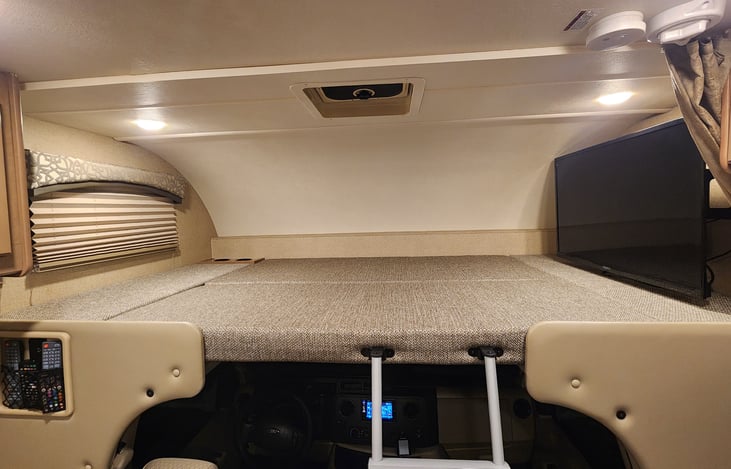 Queen size bunk bed.