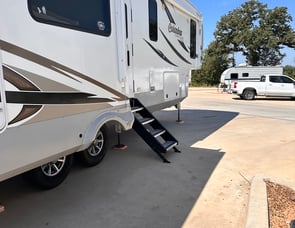 Palomino Columbus Compass 378MBC