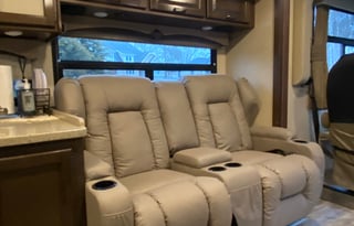 Class A Motor Coach - Pets Allowed