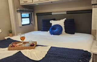 T2023 CONVENIENT & EASY TO DRIVE RV!!! MIRAMAR