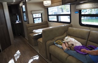 Louisiana Lady full of amenities and pet friendly