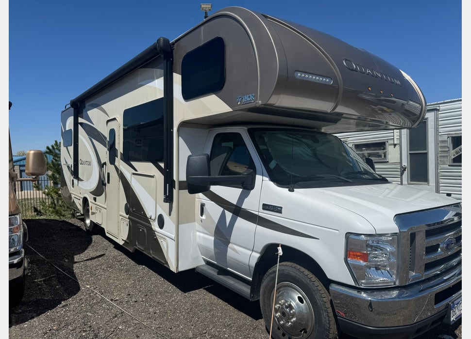 Class C Motor Home rentals in Nederland
