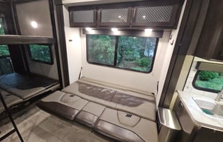 2022 Grand Design Momentum G-Class 30G