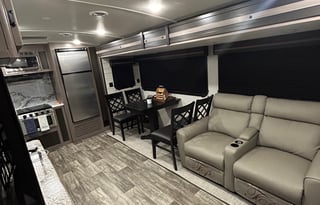 Couples Pet Friendly Cozy Camper