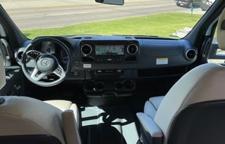 2021 Winnebago Navion 24D