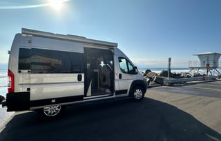 Easy living 2023 Thor Motor Coach Rize