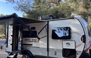 2022 GeoPro 19ft / Sleeps 4 / Lightweight / Irvine