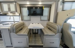 C21*NEW* 2025 Chateau Sleeps8 Luxury Private Suite