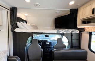 The ULTIMATE Coach - 2023 Sunseeker 3250DSLE