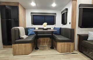 Amber and Jason's Comfy Keystone