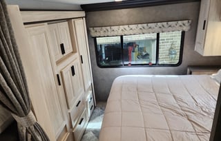 Sunseeker Bunk house. WE ALLOW PERSONAL INSURANCE!