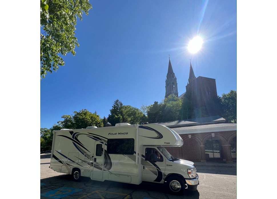 Class C Motor Home rentals in Elmhurst