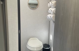 2023 Coleman 17 B Lantern LT