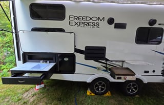 AR's 2022 coachmen freedom express 258bhs