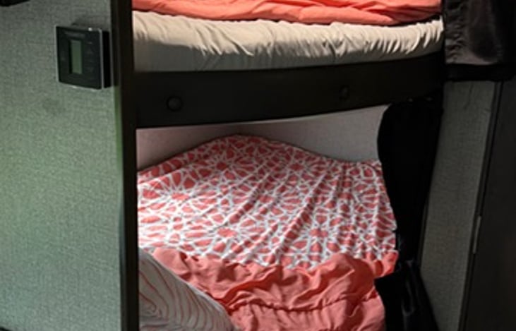 2 Full Size Bunk Beds