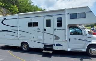 2004 Jayco Greyhawk Class C  RV w/ 2 Slideouts