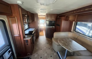 2014 Thor Motor Coach Hurricane 29X