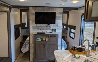 Dogwood - Coleman Lantern 262BH - Sleeps 8