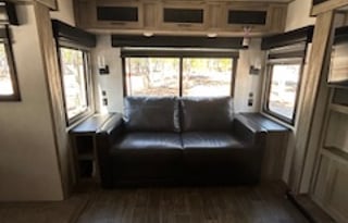 2021 Alpha Wolf 26RL-L DELIVERY ONLY!!!Glamping!!!