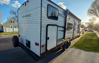 20 White Springdale. Sleeps 6-7. Delivery avail.