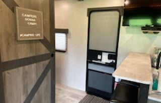 2022 Surveyor Legend 276BHLE - Family/Pet Friendly