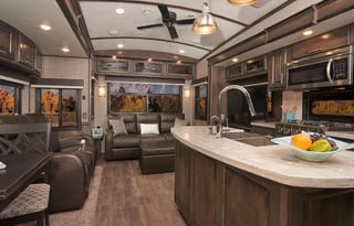 LUXURY Jayco Pinnacle Deluxe **Largest bedroom**