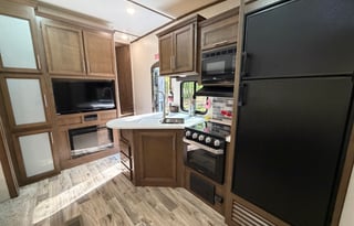 The Happy Camper | Luxury Glamping Getaway