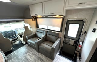 2025 Thor Geneva 29VT