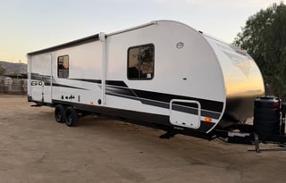BRAND NEW 33ft Forest River EVO Lite Slide Out