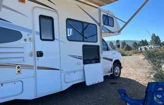 Spacious & Clean 2014:4 TVS &2 SLIDE OUTS:Sleeps 8