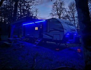 Forest River RV Cherokee Alpha Wolf 26DBH-L