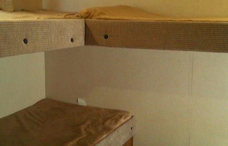 Bunk House - 3 Bunk Beds