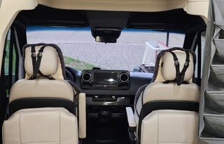 2019 Winnebago Navion 24D