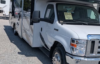 New 2023 Thor Motorhome less than 4K Miles driven
