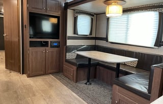 Heartland Trail Runner 28TH Toy Hauler