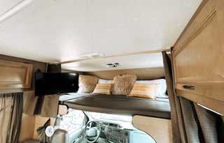 Super clean!! Fully furnished 6 person 2019 RV
