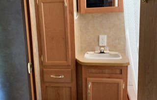 Free as a Bird Camper Sleeps 8 '06 Jayco Jayflight