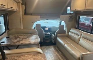 Family & Pet friendly RV Rental Sleeps 8+